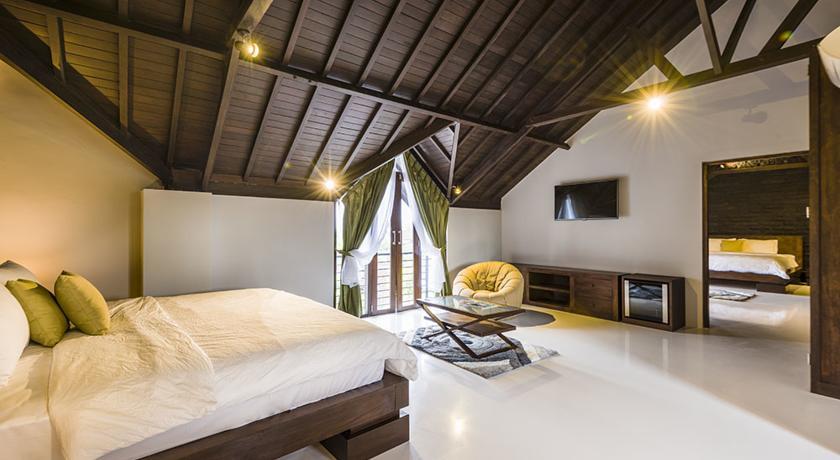 Double Room with Pool View